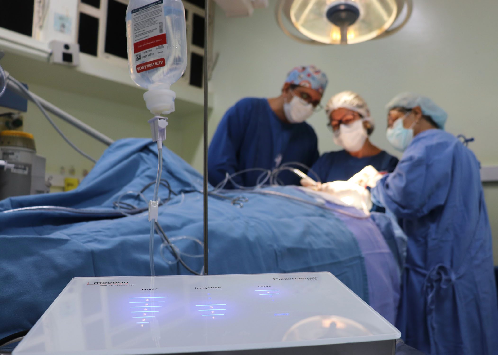 (Português do Brasil) Inovações tecnológicas aumentam a segurança e a qualidade em cirurgias no HRAC-USP