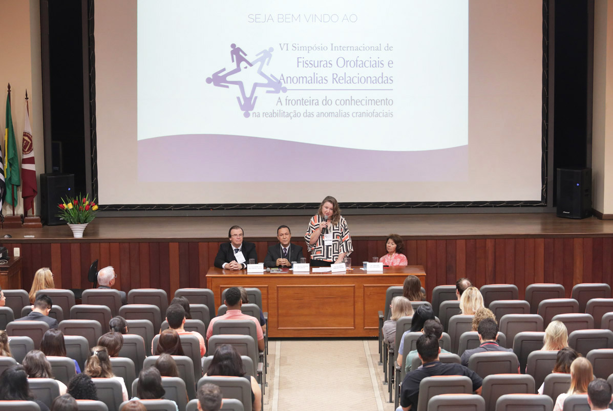 (Português do Brasil) Simpósio internacional discute avanços na reabilitação das fissuras orofaciais
