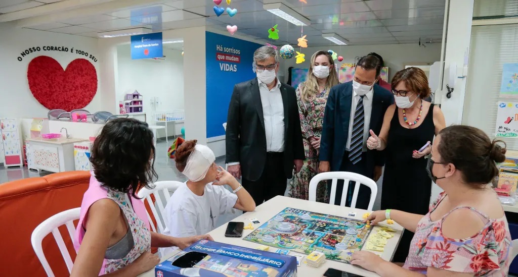 (Português do Brasil) Reitor visita Hospital de Reabilitação de Anomalias Craniofaciais de Bauru